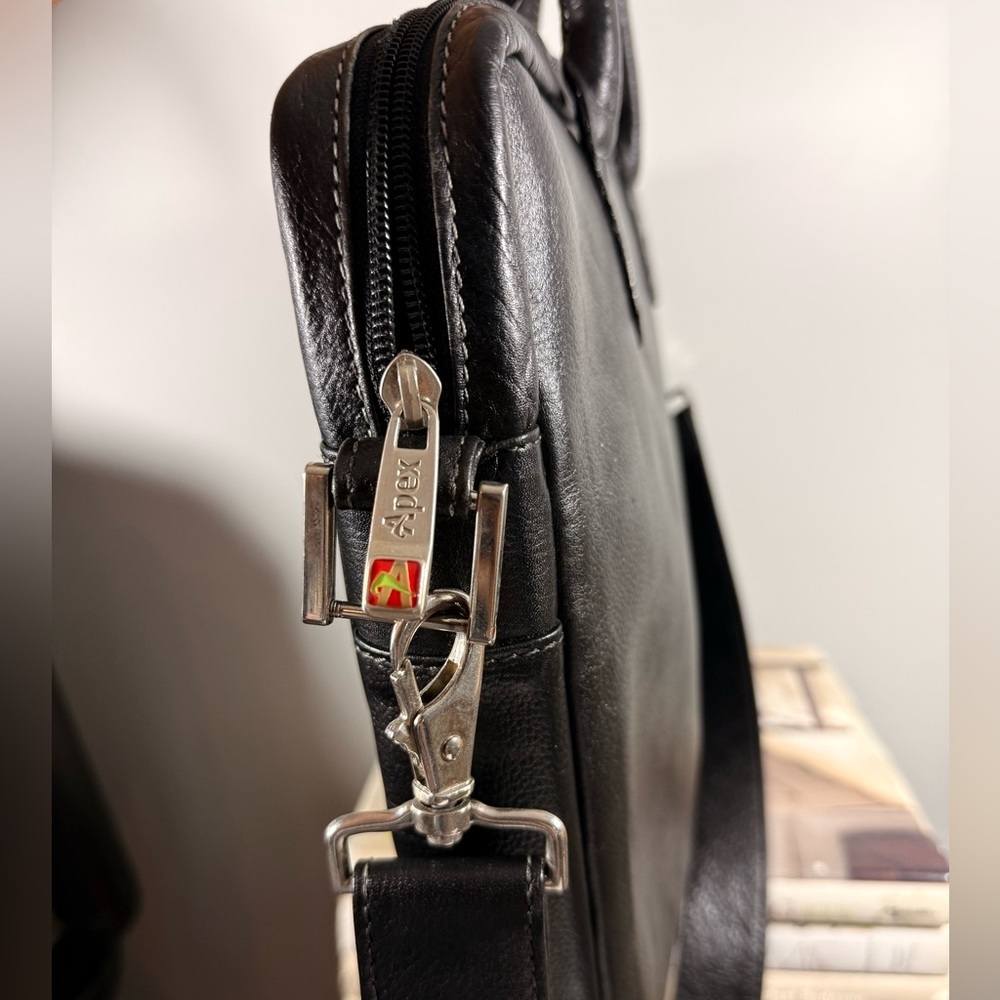 Apex Black and Silver Lined Bag - Picture 6 of 9